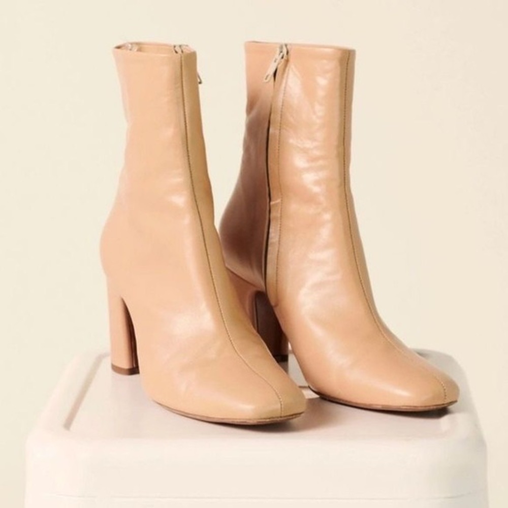Rouje Celeste leather boot in Nude size 38